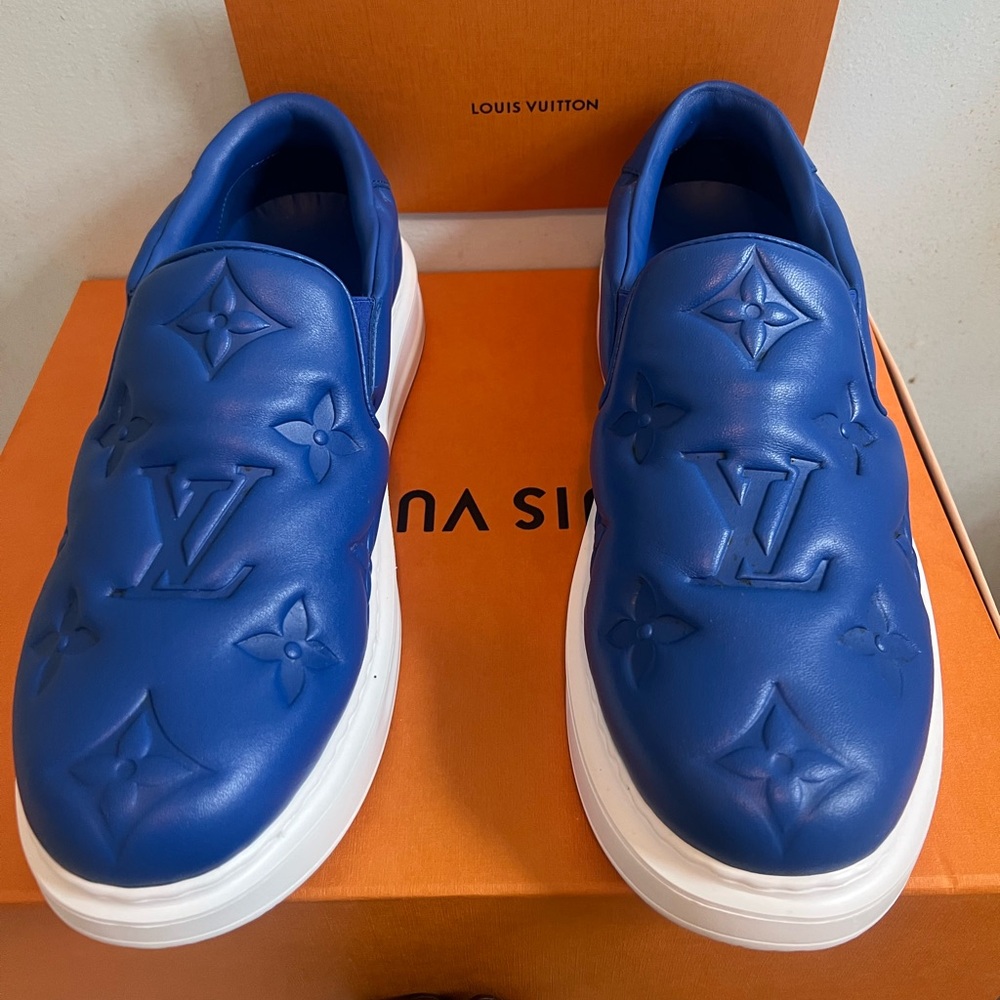 Louis vutton slip on sneakers size 8 in men’s runs in a 7 in men’s